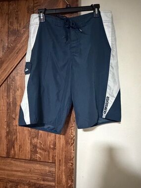 Quiksilver Men Navy, Gray, White  Cargo, Board, Swim Shorts Size Size 34
